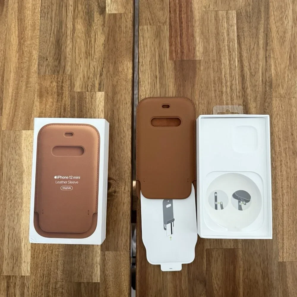 Apple Leather Sleeve Case with MagSafe Saddle Brown for the iPhone 12 Mini READ‎
